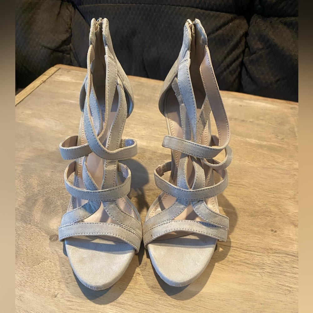 Kelly & Katie Strappy Beige Suede High Heels Sz 7.5